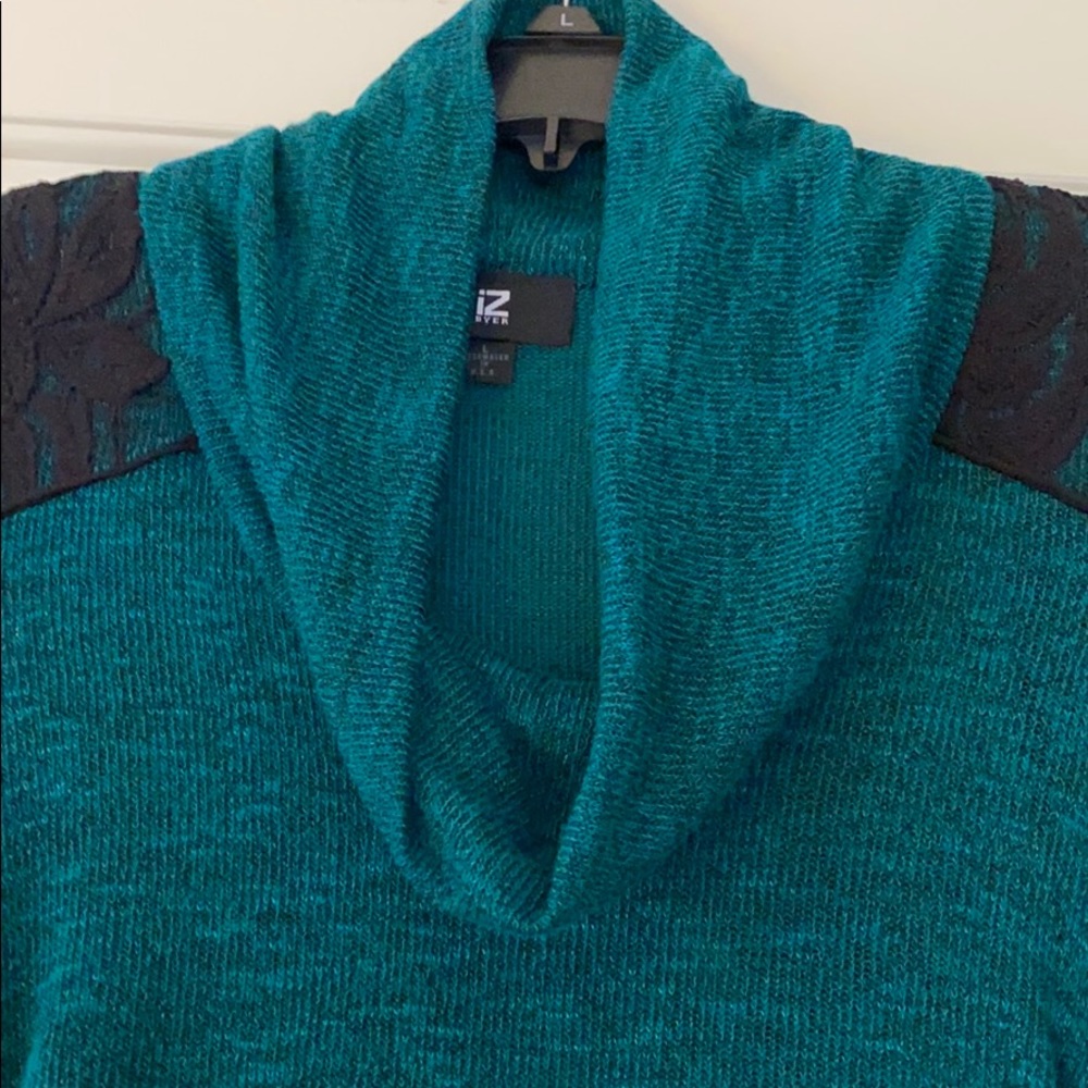DRAPE-NECK  TOP - Picture 6 of 7